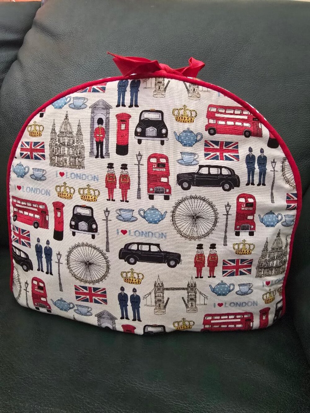 NWOT London Icons Tea Cosy